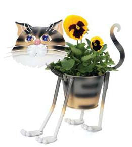 Georgetown Metal Garden Planter Stray Tiger Cat